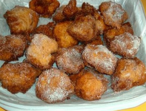 Receita Rápida de Bolinho de Banana Frito para o Café da Tarde
