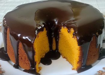Bolo de Cenoura com Cobertura de Chocolate: Clássico e Irresistível