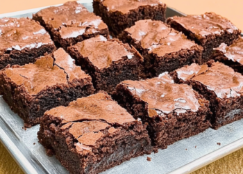 Receita Fácil de Brownie de Achocolatado: Macio com Casquinha Crocante