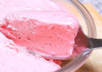 mousse de morango