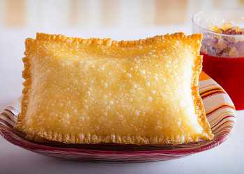 Como Fazer Massa de Pastel Caseira Crocante e Sequinha