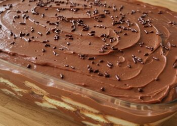 Pavê de Chocolate Simples: Sobremesa Fácil e Deliciosa