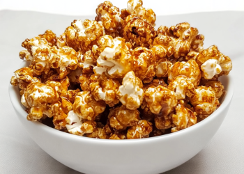 Pipoca doce fácil e prática: aprenda a fazer em casa