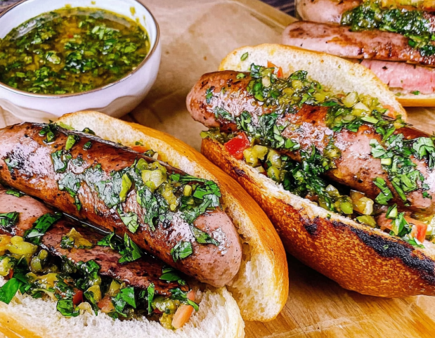 Aprenda a Fazer o Autêntico Choripán Argentino com Chimichurri