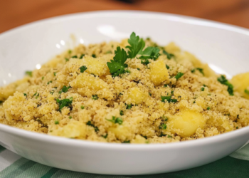 Farofa de Ovo: Acompanhamento Rápido e Saboroso