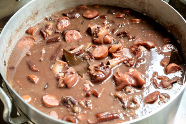 Receita de Feijoada Caseira: Simples, Completa e Cheia de Sabor