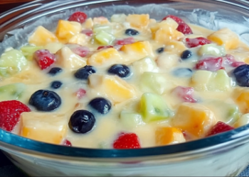Como Fazer Salada de Frutas Cremosa e Refrescante em 5 Minutos