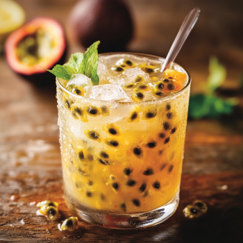 Aprenda a Fazer uma Caipirinha de Maracujá Irresistível