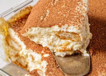 Receita de Tiramisù na Travessa: Sobremesa Cremosa e Irresistível