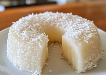 Bolo de Tapioca Sem Forno: A Sobremesa Que Derrete na Boca