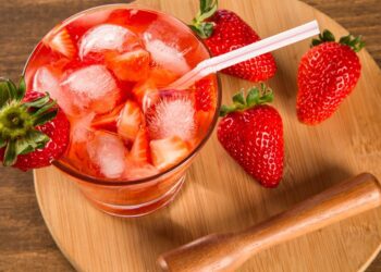 Caipirinha de Morango: Refrescante e Fácil de Fazer