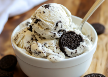 Aprenda a Fazer um Sorvete de Oreo Caseiro Super Fácil e Cremoso!
