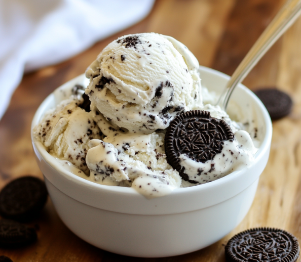 Aprenda a Fazer um Sorvete de Oreo Caseiro Super Fácil e Cremoso!