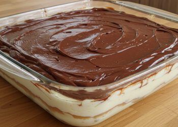 Pavê de Ninho com Chocolate: Sobremesa Deliciosa e Fácil de Fazer!