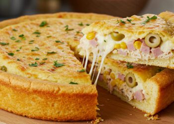 Torta de Liquidificador: Simples, Rápida e Super Recheada!