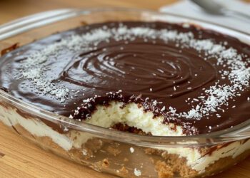 Torta Prestígio na Travessa: Uma Explosão de Coco e Chocolate!