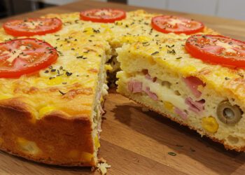 Bolo Salgado de Presunto e Queijo: Prático e Perfeito para o Lanche!