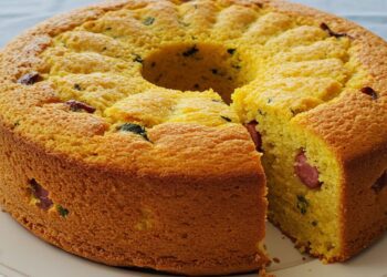 Bolo salgado de milho com calabresa: lanche fácil e rápido