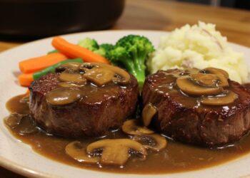 Aprenda a fazer um filé mignon ao molho madeira de restaurante em casa