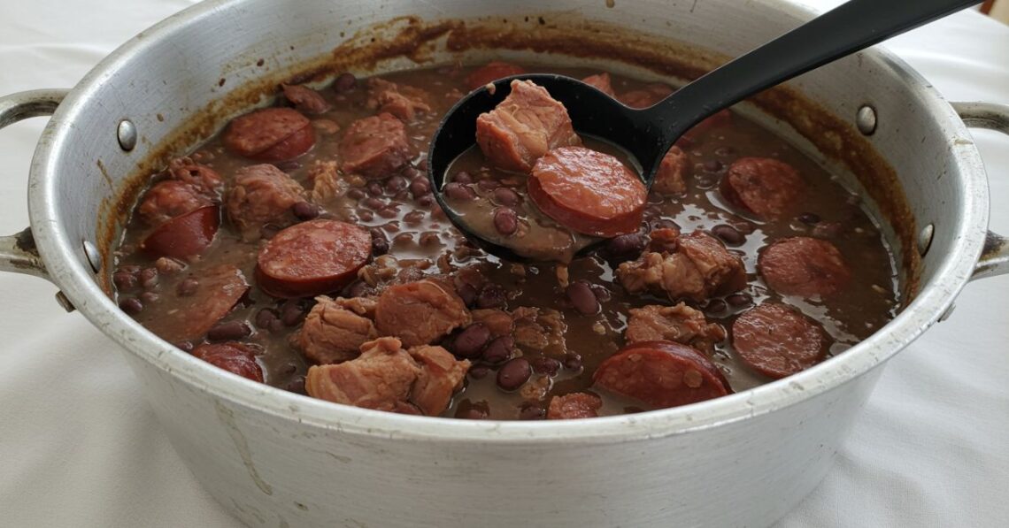 Receita de feijoada fácil, rápida e com aquele sabor caseiro