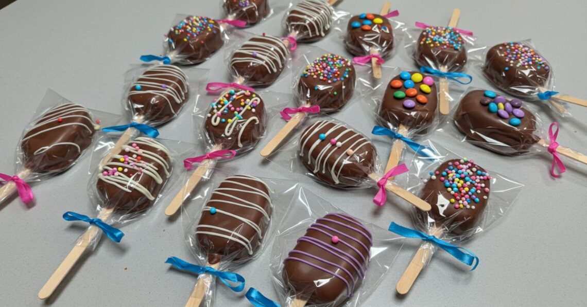 Aprenda a fazer alfajor no palito para vender