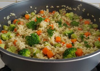 Arroz integral com legumes: saudável, simples e delicioso