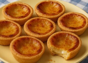 Empadinha de leite condensado: só 3 ingredientes e é muito fácil de fazer!