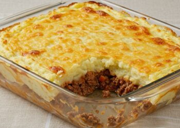 Escondidinho de carne moída com mandioca que dá água na boca