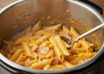 Macarrão cremoso de panela de pressão: pronto em 20 minutos