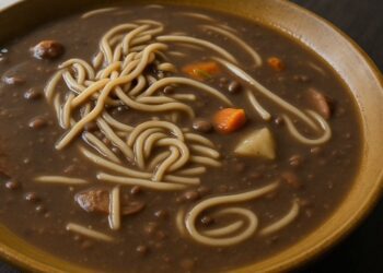 Sopa de feijão com macarrão: fácil, barata e deliciosa