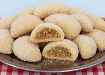 Como preparar pastel de nozes igual das confeitarias