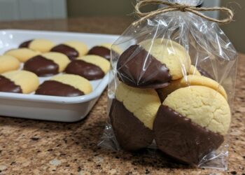 Biscoito amanteigado com chocolate: sirva no café, presenteie ou venda