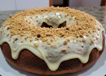 Bolo de amendoim: simples, delicioso e com sabor de infância
