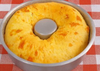 Você precisa provar este bolo de polvilho que é sucesso na hora do café