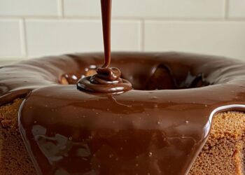 Você já testou essa receita de cobertura de chocolate sem leite condensado?