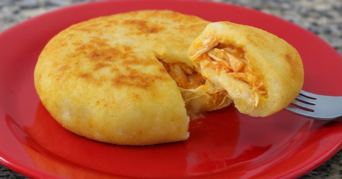 Escondidinho de frango na frigideira: fácil e pronto em minutos