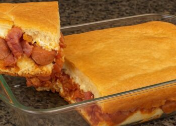 Torta salgada de salsicha: lanche fácil e delicioso