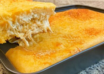 Torta de frango com requeijão: fácil, cremosa e feita no liquidificador