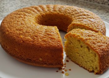 Receita simples de bolo de laranja com aveia no liquidificador