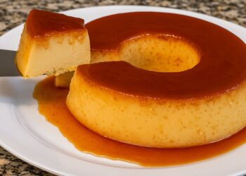 Pão amanhecido? Nada de jogar fora — faz esse pudim!