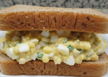 Sanduíche de pasta de ovos: rápido e delicioso